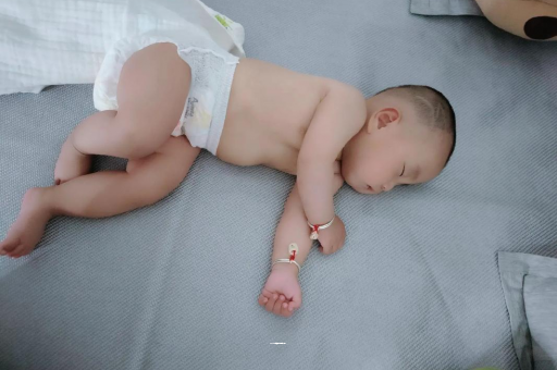 株洲宝宝发烧可以喝牛奶吗